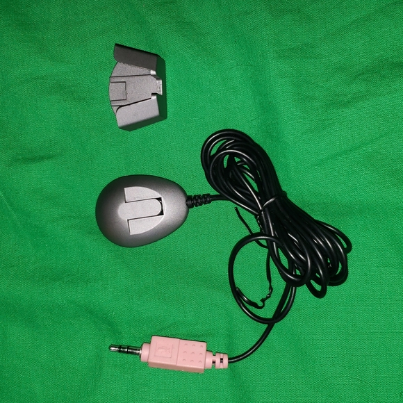 Panasonic Lapel Mic 3.5mm Gray - Picture 3 of 3